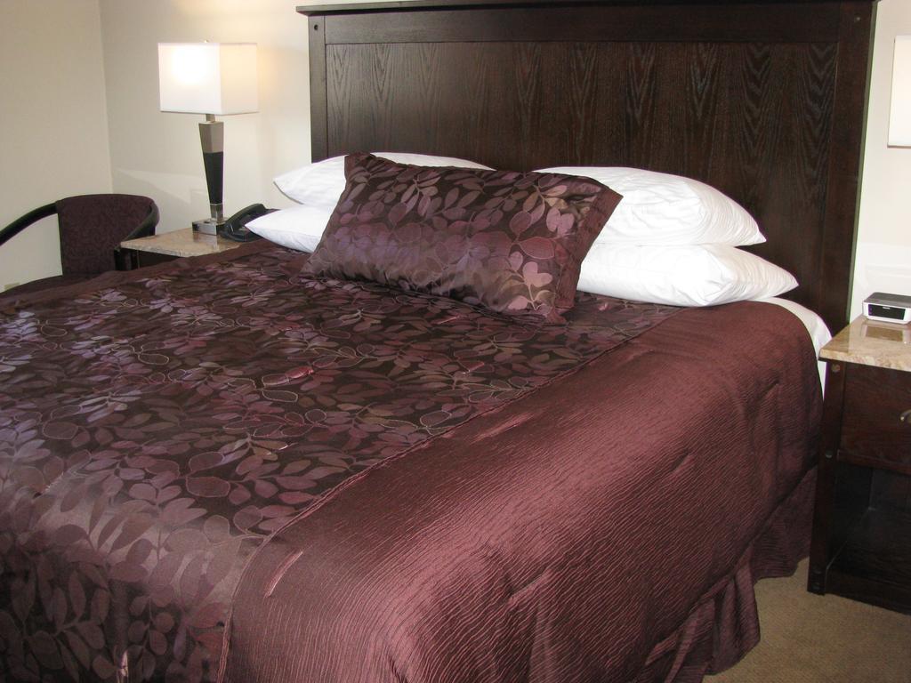 Billy Barker Casino Hotel Quesnel Esterno foto