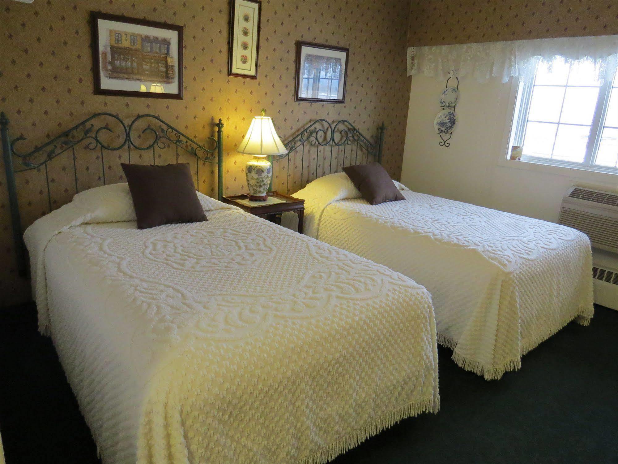 Billy Barker Casino Hotel Quesnel Esterno foto
